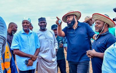 FARMER GOVERNOR UMARU BAGO COMMENDS NIGER FOODS LTD FOR PREPARING 500,000 HECTARES OF LAND FOR CULTIVATION IN NIGER SOUTH ***INSPECTS HIS PERSONAL FARM
